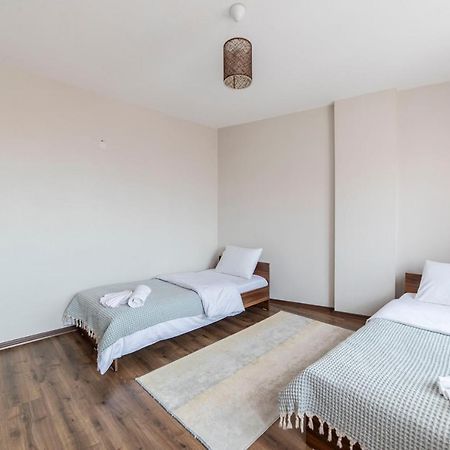 Centrally Located 2 Bedroom Apt With Netflix Bursa Eksteriør bilde
