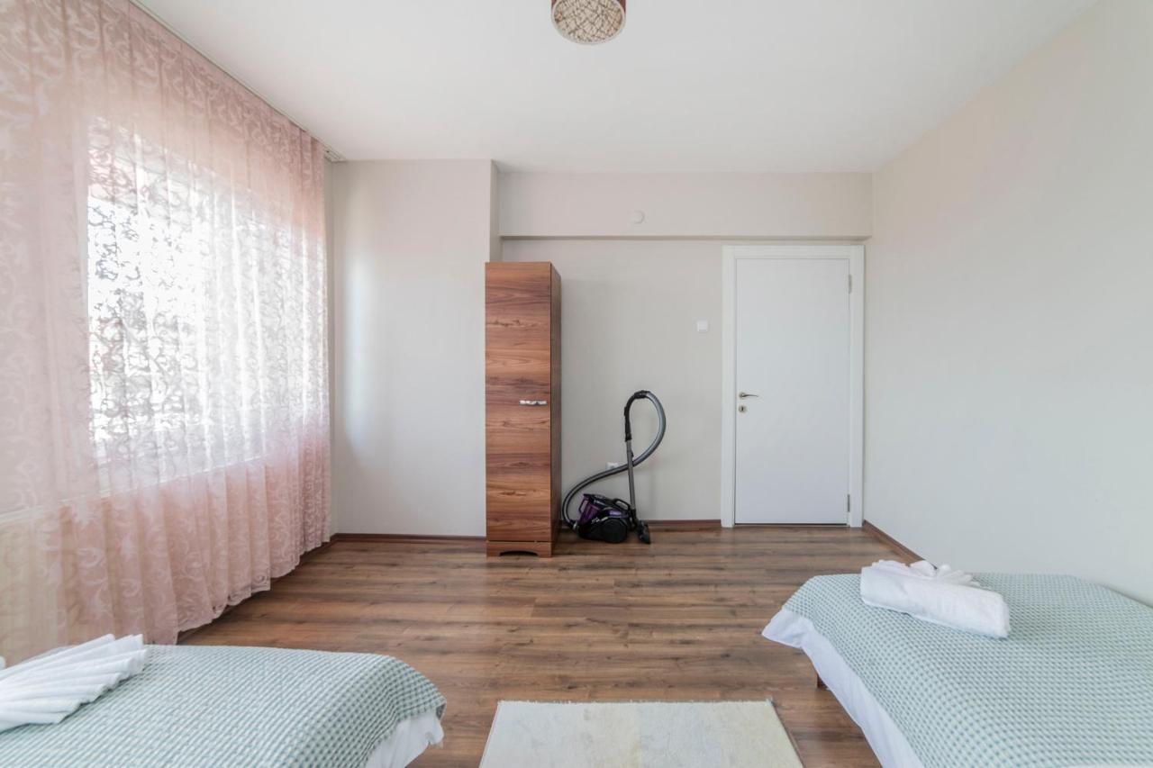 Centrally Located 2 Bedroom Apt With Netflix Bursa Eksteriør bilde