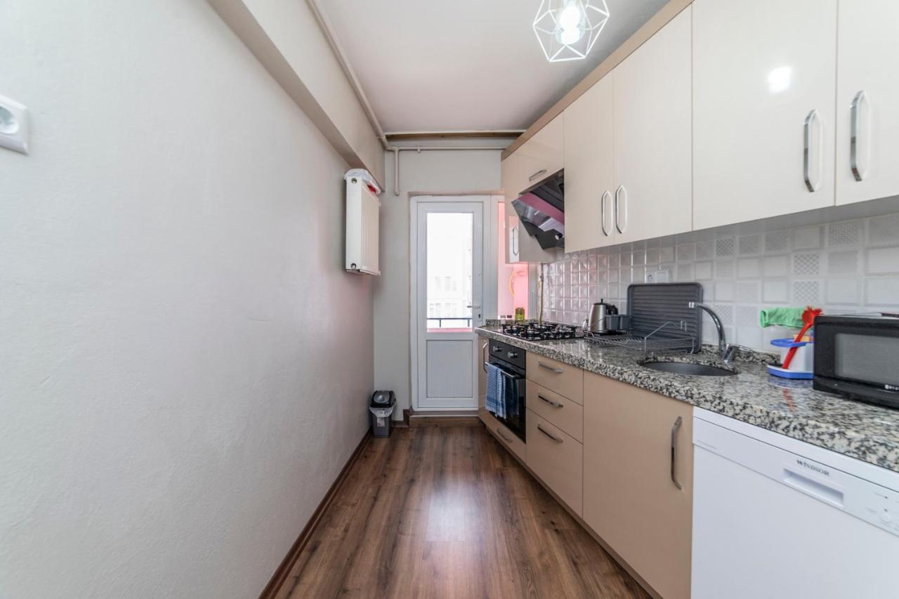 Centrally Located 2 Bedroom Apt With Netflix Bursa Eksteriør bilde