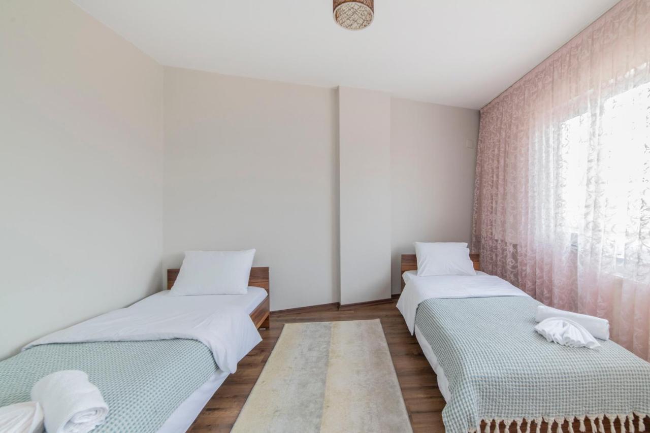 Centrally Located 2 Bedroom Apt With Netflix Bursa Eksteriør bilde